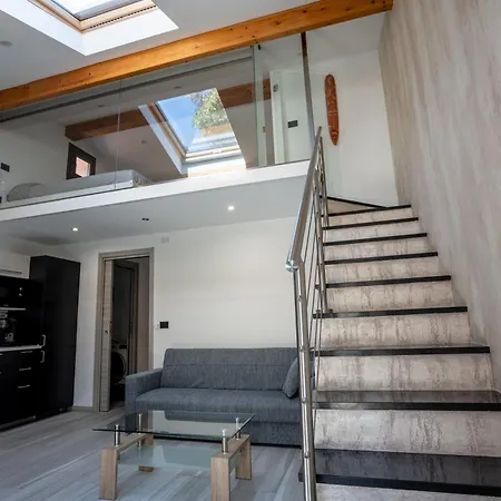 20 Metri Dal Mare * Imperia